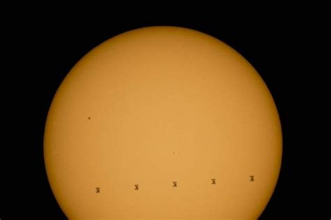 Space Station Crosses Sun S Face In Stunning Photo From Earth Space Station International