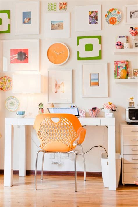 Avec un rouleau, appliquez 3 couches de peinture magnétique sur le mur. 34 idées de déco pour accrocher des photos au mur