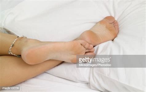 Woman Lying On The Bed Foto Stock Getty Images