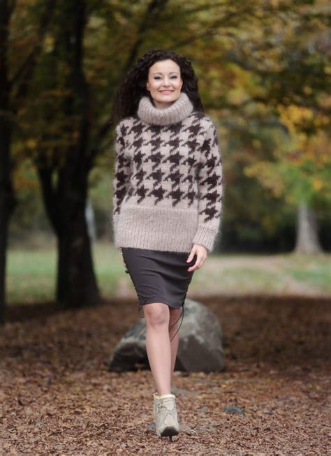 Chunky Mohair Sweater Hounds Tooth Pattern This Very Warm Sweater Is Soft And Comfortable