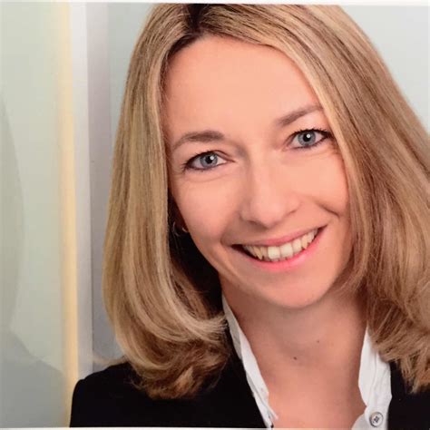 Volkswagen financial services are an important strategic partner for the group and its brands in the wide domain of mobility. Carolin Geretshauser - Organisation/ Prozess- u ...