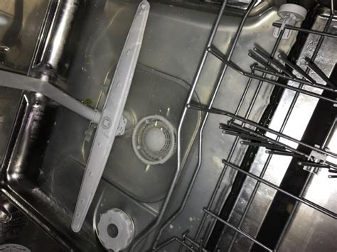 panne f8 e1 sur lave vaisselle whirlpool modèle adp64426ix