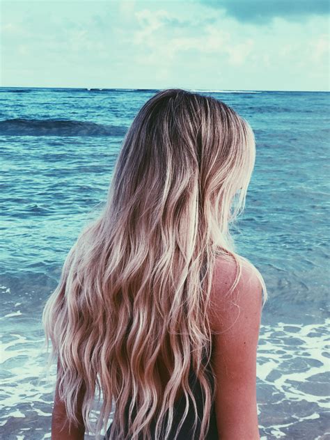 beach waves long blonde hair barefoot blonde extensions hairbykatieo beach blonde dyed