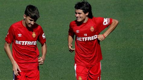 Jun 26, 2021 · according to la repubblica (via la lazio siamo noi), the biancocelesti are one of four clubs vying for luka romero. El As en la Manga del Mallorca: 15 años y un Futuro a lo Messi