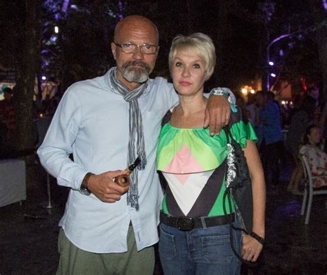 Ezt ő maga árulta el a petőfi rádióban, amire a bors egyik munkatársa lett figyelmes. Szigetlakókkal vegyül Ördög Nóra | BorsOnline - Sztárhírek ...