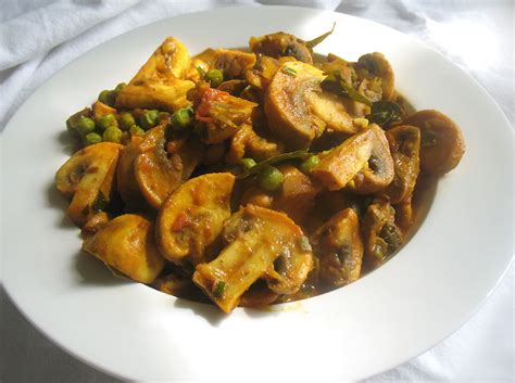 Spicy Mushroom Green Pea Curry Lisas Kitchen Vegetarian Recipes