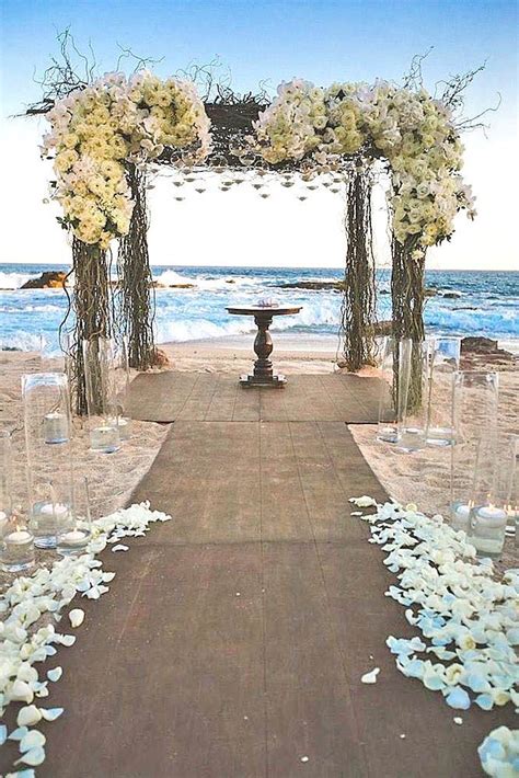 Even if the weather is supposed to be hot and sunny on the day of your wedding. 39 Gorgeous Beach Wedding Decoration Ideas | Wedding beach ...