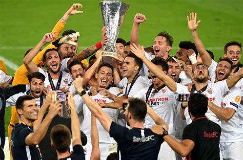 2 015 527 tykkäystä · 9 998 puhuu tästä. PHOTOS: Sevilla edge Inter to win sixth Europa League ...
