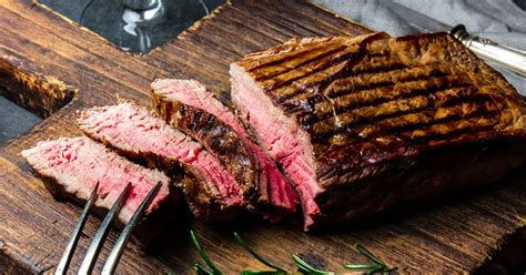 The sirloin is actually divided into several types of steak. Ένα έξυπνο tip για το μαγείρεμα του κρέατος | Beef round ...