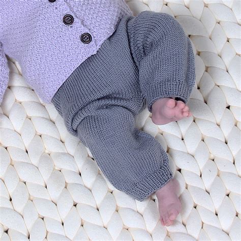 Overalls & Pants ⋆ Knitting Bee (28 free knitting patterns)