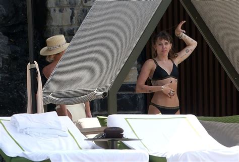 Miley Cyrus Thefappening Topless In Lake Como Pics The Fappening