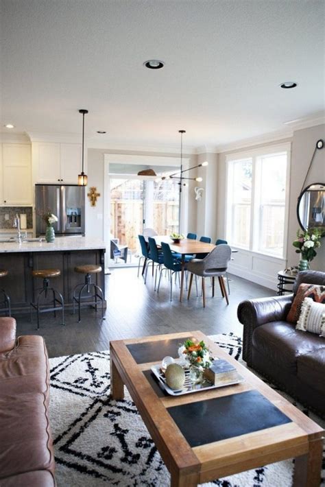 When decorating your home with the ocean in mind, it's easy to pick out blues or teals that are traditional for large bodies of water, but the ocean has a beautiful array of colors. 48+ Stunning Decor Ideas for Modern Home