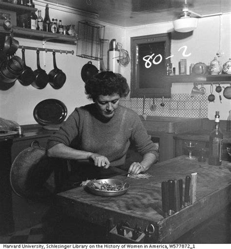 10 Vintage Photos Of Julia Child In The Kitchen That Will Inspire You