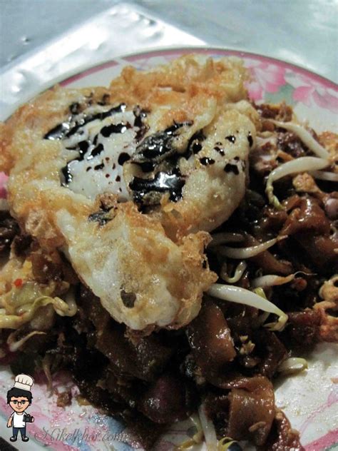 In today's episode of wok wednesday, jeremy makes one of his favourite malaysian street food dishes: Duck Egg Char Kuey Teow @ Jalan Kulim , Bukit Mertajam ...
