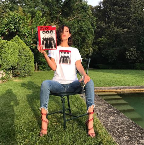 Bella hadid para true religion. bella hadid revisits the '90s, again. Bella Hadid Enjoying True Religion Jeans | Fashion Blog by ...