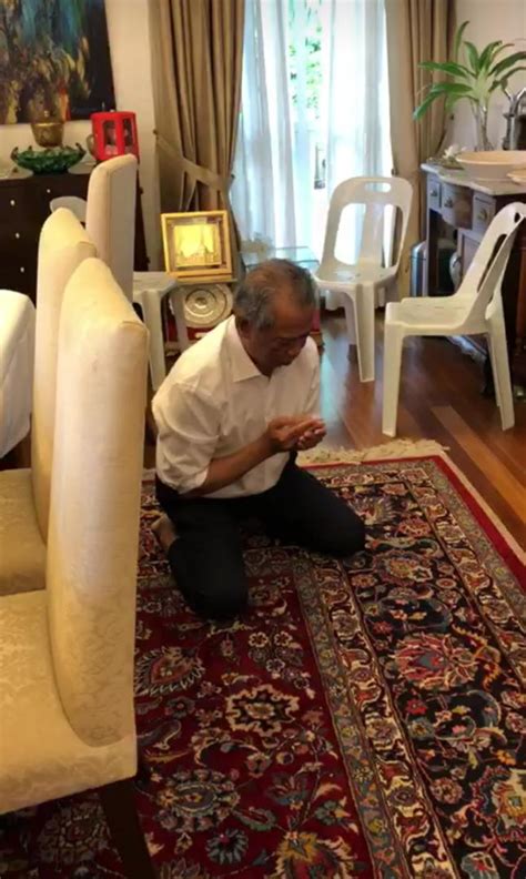 Kuala lumpur — former malaysian interior minister muhyiddin yassin will be sworn in as the country's next prime minister on sunday (march 1), after he secured support from a malay nationalist party that sacked him in 2015. Tahniah Tan Sri Muhyiddin Yassin PM Ke-8, Harapan Ini ...