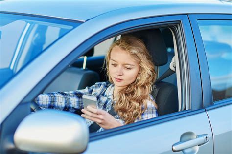 Worst US States for Dangerous Teen Driving and Texting Revealed