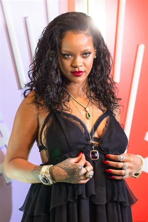 Hottest Pictures Of Rihanna Hot Rihanna Pictures Fenty Beauty