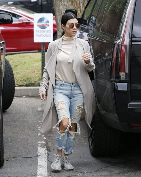kourtney kardashian in jeans celebs with best street style and how to get their look