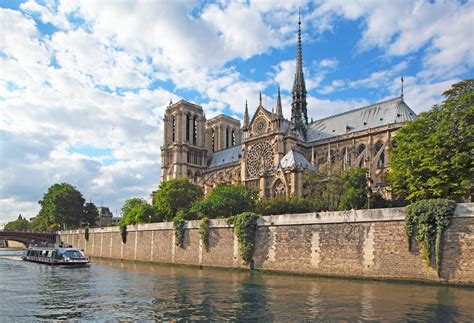 25 Must-See Paris Landmarks Photos | Architectural Digest