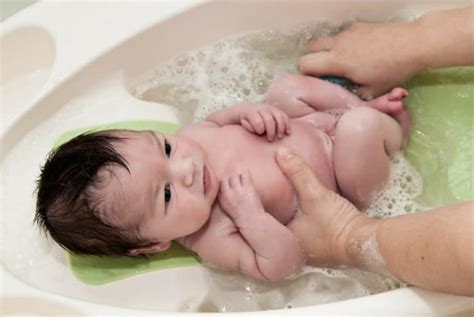 The Ultimate Guide For How To Bathe A Baby Mommy Enlightened