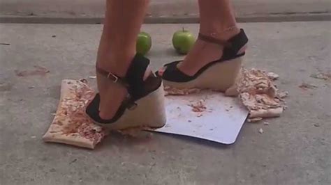 Sexy Feet Crushing A Pizza And Some Food Youtube