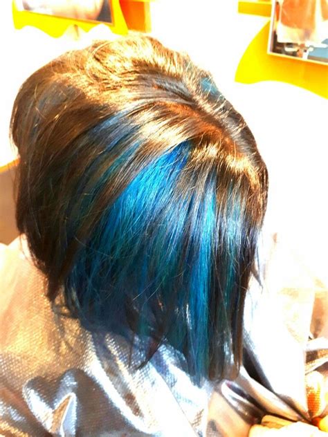 Mèches bleu/turquoise #zenniecoiffure | Hair styles, Hair ...