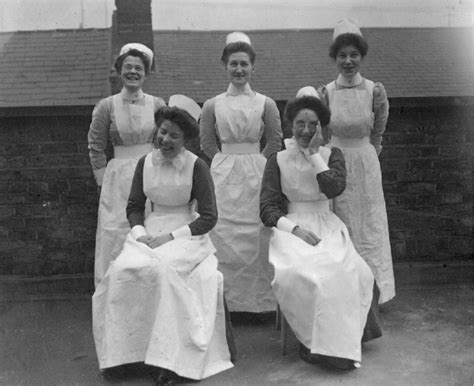 Nurses In 1800 Nursing Cap Nurse Vintage Outfits