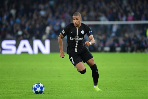 All you need to know about kylian mbappe, complete with news, pictures, articles, and videos. PSG : Mbappé n'est pas indispensable, Julien Cazarre met ...
