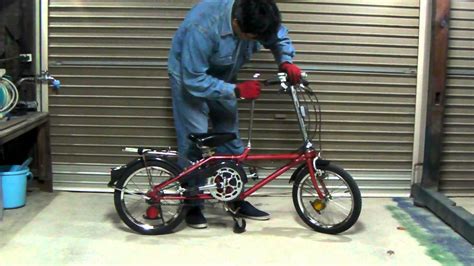 Bicycles, wheels, frames, forks, handlebars, cranksets, locks, pedals and all the necessary equipment such as helmets, trousers, jeans, glasses, gloves, sweatshirts and socks. Dahon Classic III part1 - YouTube