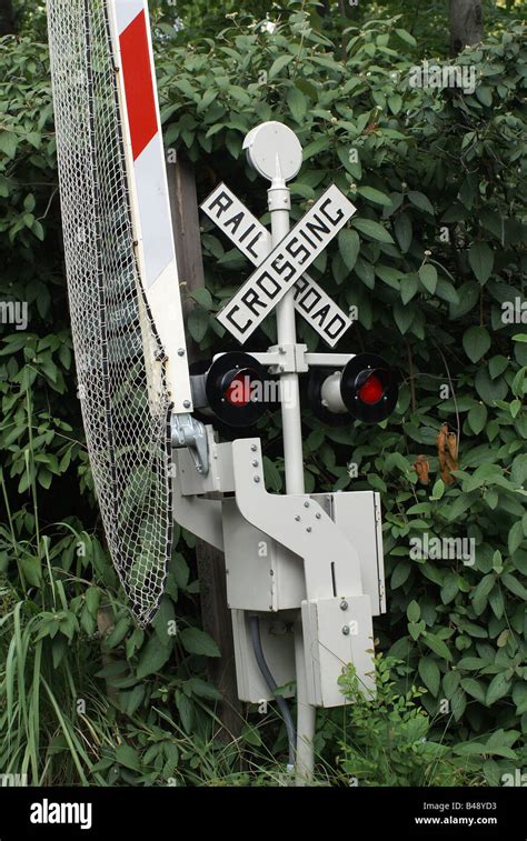 Railroad Crossing Signal Hi Res Stock Photography And Images Alamy