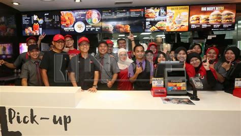Mobile apps (redirected from turun ke padang). MPB management volunteer for 'McDonald's Turun Padang Day ...
