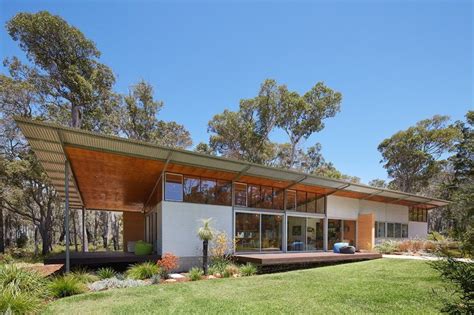 Solar Powered Bush House Exemplifies Chic Eco Friendly Living In The
