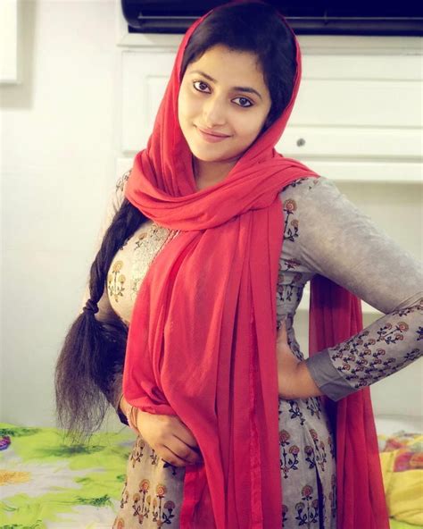 Anu Sithara Latest Hd Pictures And Wallpapers Natoalpabet Beautiful Girls Beauty Full Girl