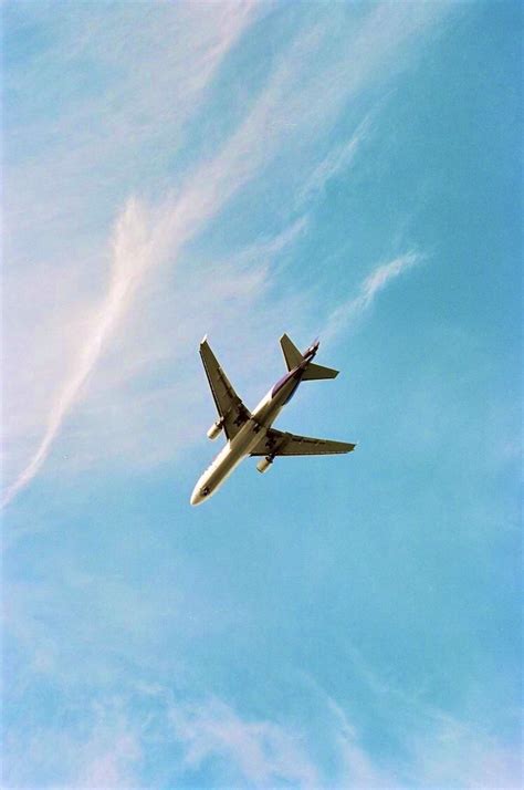 Pin By Solarverssun On Flight Aesthetic Airplane Wallpaper Iphone