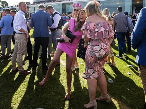 melbourne cup 2019 washup drunk racegoers best photos daily telegraph