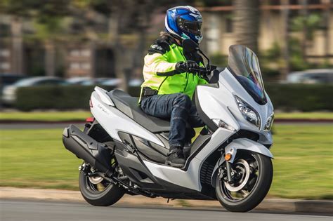 Transmission is via a fully automatic gearbox system, as used by automatic cars, and. 2018 Suzuki Burgman 400 ABS Review | 14 Fast Facts