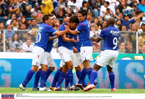 El cruz azul recibe a pumas en el estadio azteca a las 21:00 horas de méxico en duelo correspondiente a la jornada 17 del torneo guardianes 2020. Cruz Azul vence a Pumas en partido amistoso