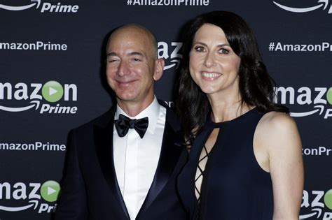 Jeff Bezos Ex Wife Mackenzie Scott Donates 17b To Hbcus And More