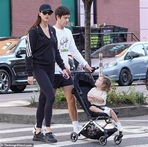 Karlie Kloss Shows Off Her Gorgeous Postpartum Frame As Shes Spotted