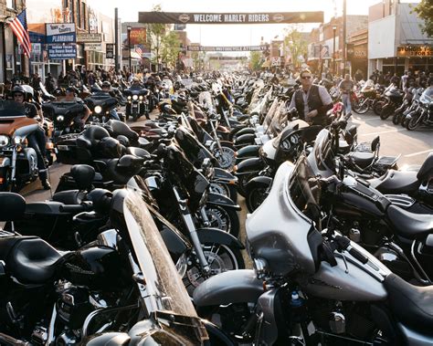‘boxed Into A Corner Sturgis Braces For Thousands To Attend Motorcycle Rally The New York Times