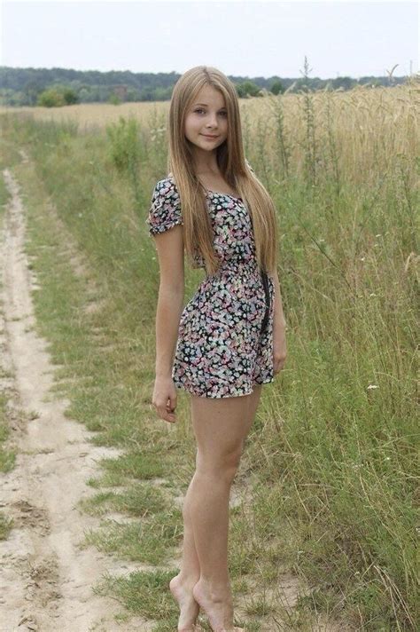 Young Russian girls high school gradiaters Молодежь