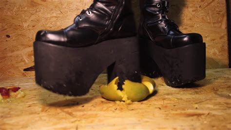 Sexy Goth Girl Platform Boots Crush Fruit Plateau Stiefel Zertreten