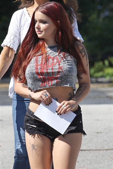 Keith Kramer On Twitter Ariel Winter Crop Top And Daisy Dukes Smoking