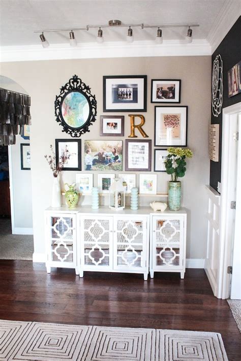 While some wallpaper ideas are bold and textured enough to provide all the art a room needs, this lovely dining room from casa watkins living proves that with the right pattern, you can mix in wall art with wallpaper. 15 best Entry hall makeover images on Pinterest | Foyer ...