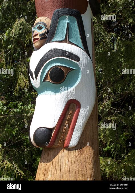 Totem Pole Wolfs Head Ketchikan Alaska Stock Photo Alamy