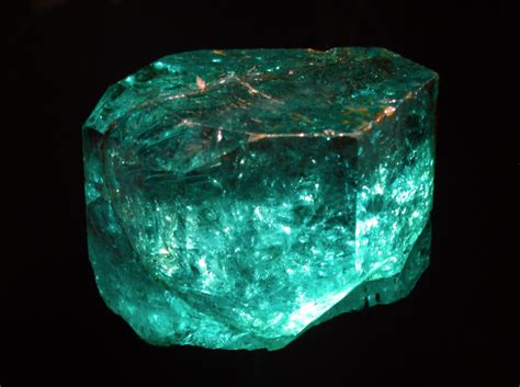 Emerald Meanings And Properties Guide Uses And Care