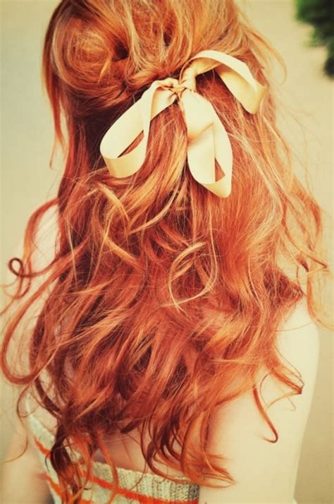 On dark or light hair, ash blonde highlights are pretty. Natural red hair with blonde highlights | Cute hair ...