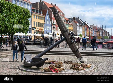 Copenhagen Anchor View Of The Memorial Anchor Commemorating Civilian
