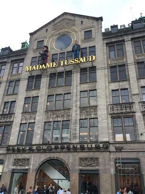 Madame Tussauds Is A Wax Museum With Life Size Statues Of Celebrities